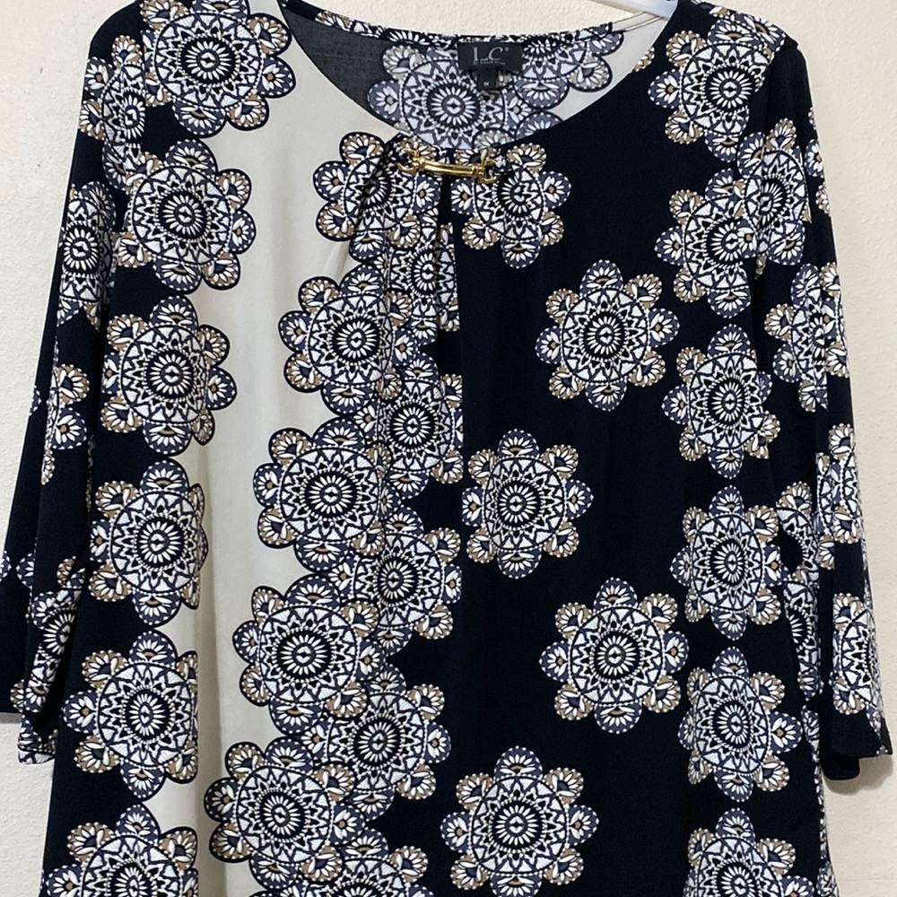 Woman’s blouse